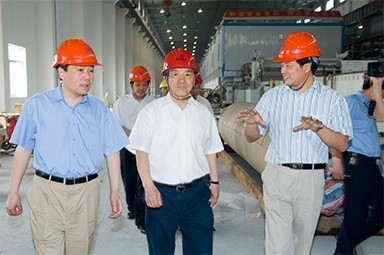 2007年5月25日，时任全国政协常委、经济委员会副主任、中国包装结合会会长石万鹏一行来公司视察
