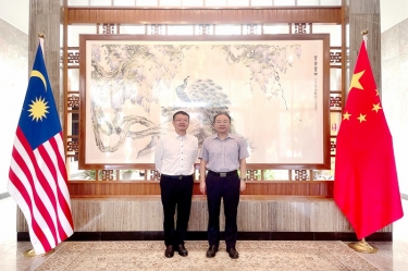 佰利乐纸业总经理王志明造访中国驻马来西亚大使欧阳玉靖