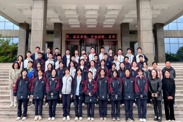 平湖市当湖高级中学研学团队走进佰利乐纸业