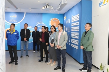 马来西亚巴生西港控股集团董事总经理拿督Eddie Lee一行光临佰利乐纸业调研互换